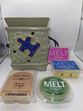 2018 Scentsy Autism Awareness Wax Wamer and White Barn wax melts